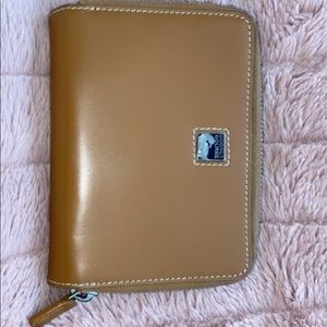 Simple brown leather Dooney & Bourke wallet